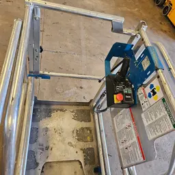 2016 Genie GR-20 Self-Propelled One-Person Lift