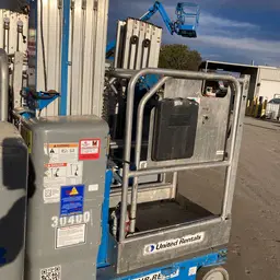 2016 Genie GR-20 Self-Propelled One-Person Lift
