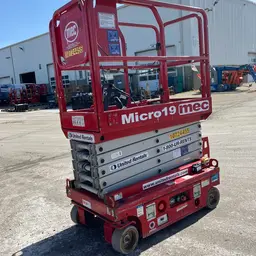 2018 MEC MICRO 19 Scissor Lift