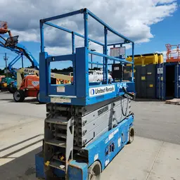 2017 Genie GS-3232 Scissor Lift