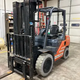 2018 Toyota 8FGU30 Warehouse Forklift