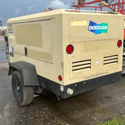 2018 Doosan P425/HP375WCUT4 Air Compressor