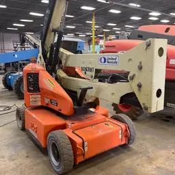 2014 JLG E400AJPN Articulating Boom Lift