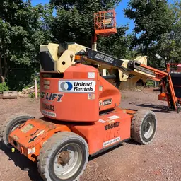 2013 JLG E450AJ Articulating Boom Lift