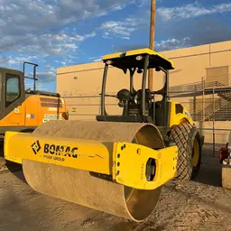 2018 BOMAG BW211D-5 Single Drum Roller