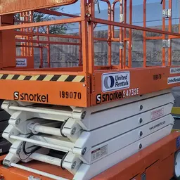 2017 Snorkel S4732E Scissor Lift