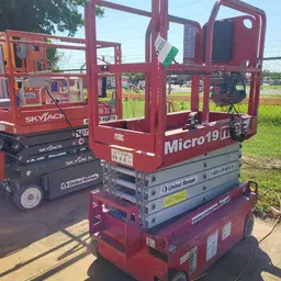 2018 MEC MICRO 19 Scissor Lift