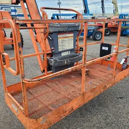 2014 JLG 800AJ Articulating Boom Lift