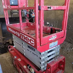 2018 MEC MICRO 19 Scissor Lift