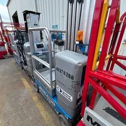 2015 Genie GR-20 Self-Propelled One-Person Lift