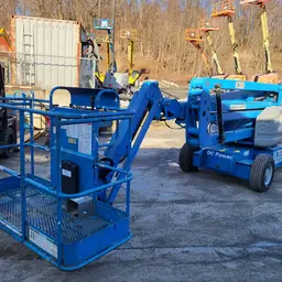 2013 Genie Z-45/25J DC Articulating Boom Lift