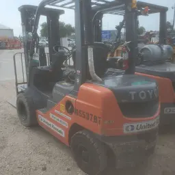 2016 Toyota 8FDU25 Warehouse Forklift