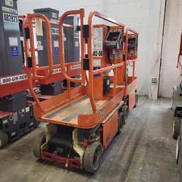 2016 JLG 1230ES Self-Propelled One-Person Lift