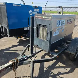 2019 Lincoln Electric VANTAGE 322 Welder