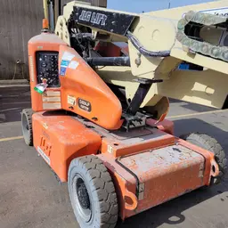 2014 JLG E400AJPN Articulating Boom Lift