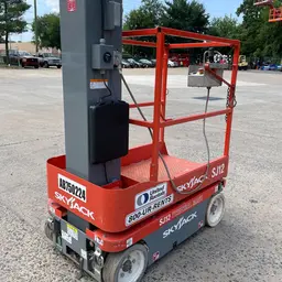 2015 Skyjack SJ12 Self-Propelled One-Person Lift