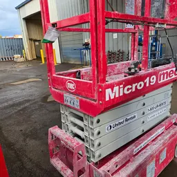 2018 MEC MICRO 19 Scissor Lift