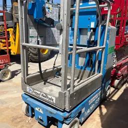 2015 Genie GR-15 Self-Propelled One-Person Lift