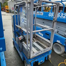 2016 Genie GR-12 Self-Propelled One-Person Lift