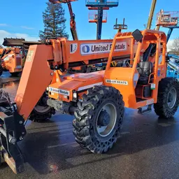 2015 SKYTRAK 8042 Forklift