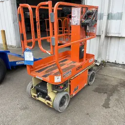 2015 JLG 1230ES Self-Propelled One-Person Lift