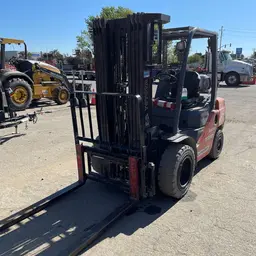 2017 Toyota 8FGU30 Warehouse Forklift