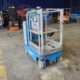 2017 Genie GR-12 Self-Propelled One-Person Lift
