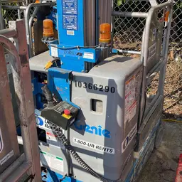 2015 Genie GR-20 Self-Propelled One-Person Lift