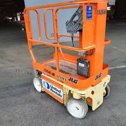 2015 JLG 1230ES Self-Propelled One-Person Lift