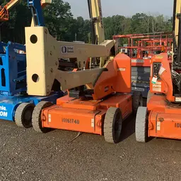 2013 JLG E450AJ Articulating Boom Lift