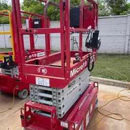 2018 MEC MICRO 19 Scissor Lift