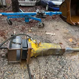 2016 Atlas Copco SB 452 Attachment