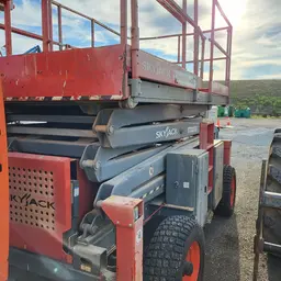2016 Skyjack SJ8841RT Rough Terrain Scissor Lift