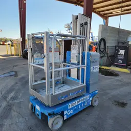 2017 Genie GR-20 Self-Propelled One-Person Lift