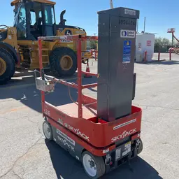 2017 Skyjack SJ16 Self-Propelled One-Person Lift