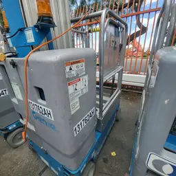 2013 Genie GR-20 Self-Propelled One-Person Lift