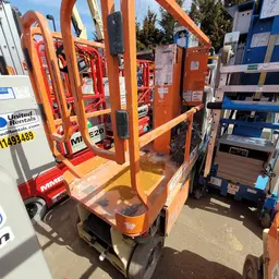 2015 JLG 1230ES Self-Propelled One-Person Lift