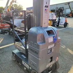 2016 JLG 20MVL Self-Propelled One-Person Lift