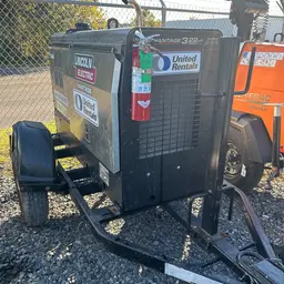 2019 Lincoln Electric VANTAGE 322 Welder