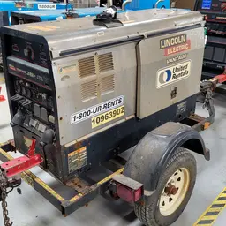 2019 Lincoln Electric VANTAGE 322 Welder