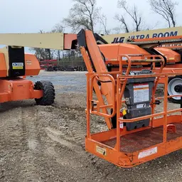 2013 JLG 800AJ Articulating Boom Lift