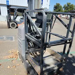 2017 JLG 20MVL Self-Propelled One-Person Lift