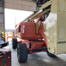 2013 JLG 800AJ Articulating Boom Lift