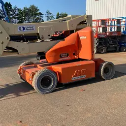 2013 JLG E400AJPN Articulating Boom Lift