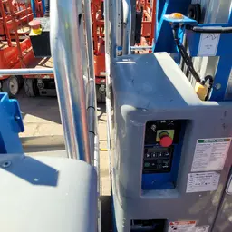 2017 Genie GR-12 Self-Propelled One-Person Lift