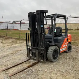2018 Toyota 8FGU30 Warehouse Forklift