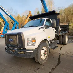 2019 Ford F-750 GAS Truck