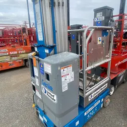 2016 Genie GR-20 Self-Propelled One-Person Lift