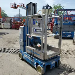2015 Genie GR-20 Self-Propelled One-Person Lift