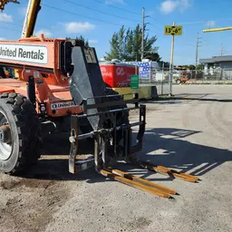 2016 SKYTRAK 8042 Forklift